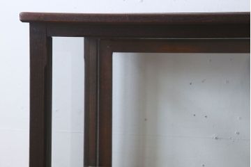 アンティーク家具　栗材製　アンティークの薄型ガラスケース