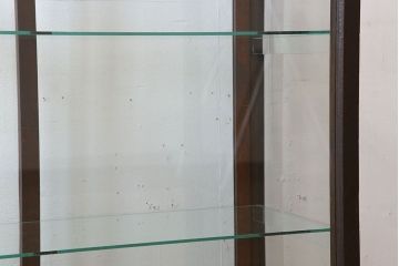 アンティーク家具　栗材製　アンティークの薄型ガラスケース