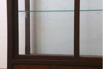 アンティーク家具　栗材製　アンティークの薄型ガラスケース