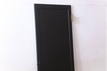 アンティーク　艶消しブラックペイントのシンプルなドア