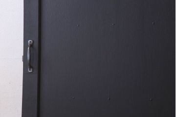 アンティーク　艶消しブラックペイントのシンプルなドア