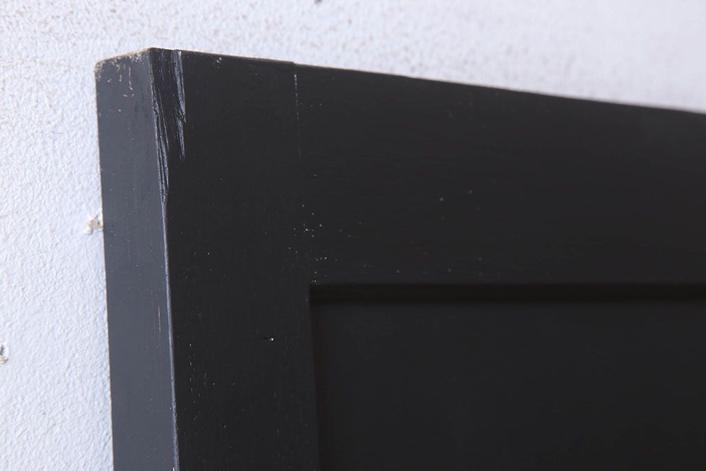 アンティーク　艶消しブラックペイントのシンプルなドア