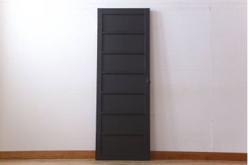 アンティーク　艶消しブラックペイントのシンプルなドア