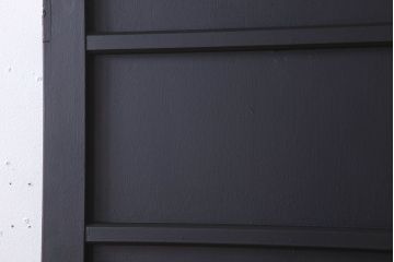 アンティーク　艶消しブラックペイントのシンプルなドア
