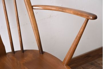 ヴィンテージ家具　イギリス　ERCOL(アーコール)　ビンテージ　スワンアームチェア(クエーカーチェア)(1)