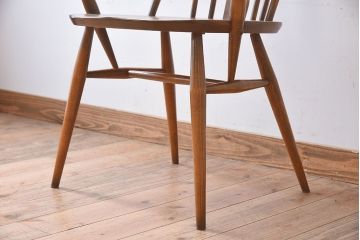 ヴィンテージ家具　イギリス　ERCOL(アーコール)　ビンテージ　スワンアームチェア(クエーカーチェア)(2)