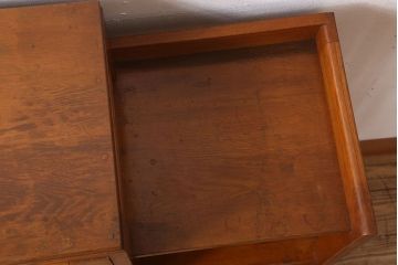 レトロ家具　昭和レトロ　ラフジュ工房オリジナルステンドグラス　ステンドグラス扉　ナラ材　古い木製の本箱