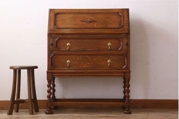 アンティーク家具　イギリスアンティーク　ツイストレッグ　オーク材　上品なライティングビューロー