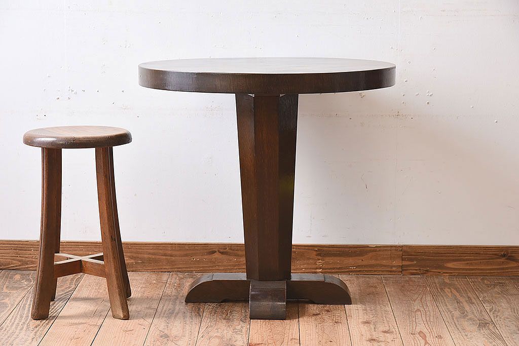 アンティーク家具　アンティーク　おしゃれな古い木製のラウンドカフェテーブル