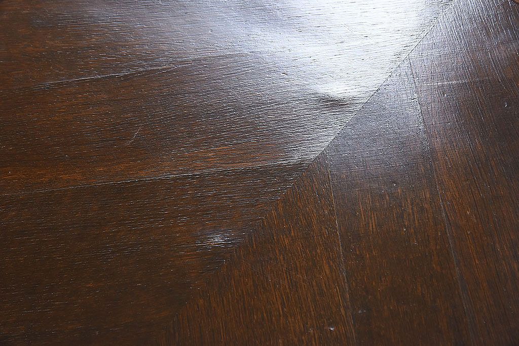 アンティーク家具　アンティーク　おしゃれな古い木製のラウンドカフェテーブル