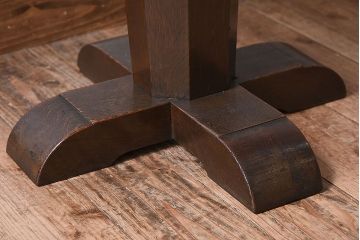 アンティーク家具　アンティーク　おしゃれな古い木製のラウンドカフェテーブル