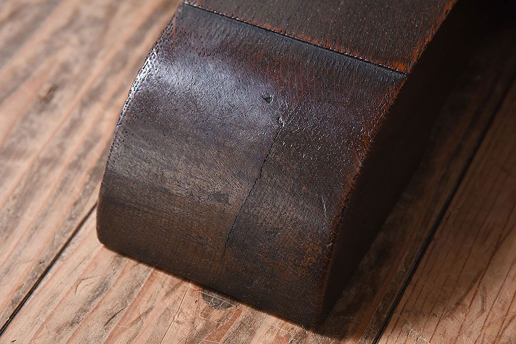 アンティーク家具　アンティーク　おしゃれな古い木製のラウンドカフェテーブル