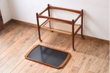 北欧家具　ビンテージ　デンマーク製　チーク材のキッチントロリー(キッチンワゴン)