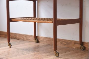 北欧家具　ビンテージ　デンマーク製　チーク材のキッチントロリー(キッチンワゴン)