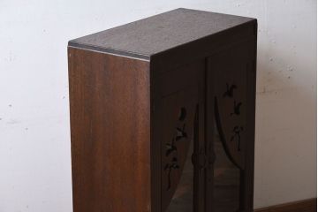 レトロ家具　昭和レトロ　透かし彫り　アンティークブックケース