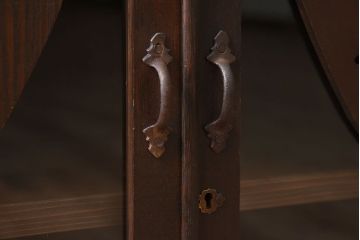 レトロ家具　昭和レトロ　透かし彫り　アンティークブックケース