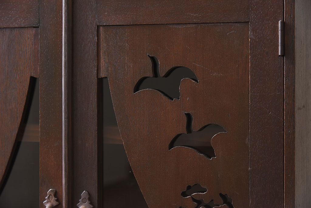 レトロ家具　昭和レトロ　透かし彫り　アンティークブックケース