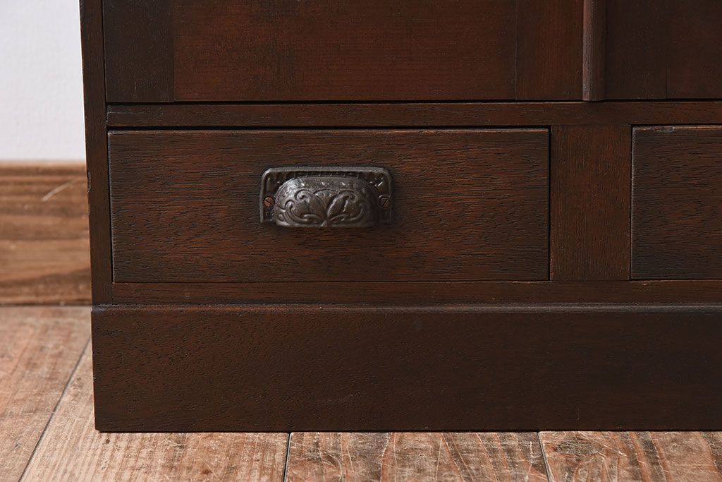 レトロ家具　昭和レトロ　透かし彫り　アンティークブックケース