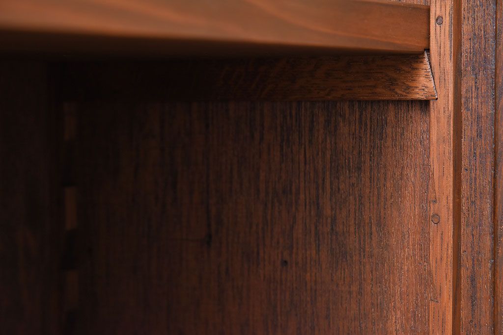 レトロ家具　昭和レトロ　透かし彫り　アンティークブックケース