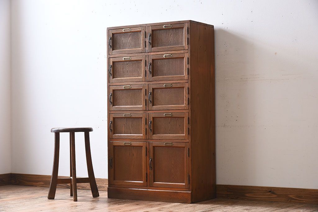 アンティーク家具　和製アンティーク　小ぶりな木製ロッカー