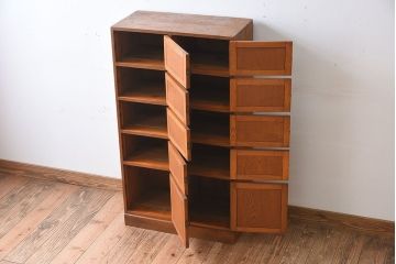 アンティーク家具　和製アンティーク　小ぶりな木製ロッカー