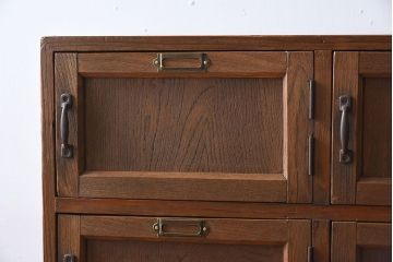 アンティーク家具　和製アンティーク　小ぶりな木製ロッカー