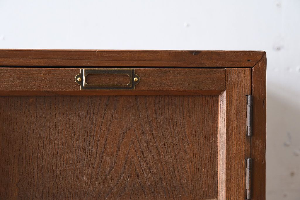 アンティーク家具　和製アンティーク　小ぶりな木製ロッカー