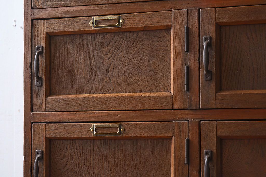 アンティーク家具　和製アンティーク　小ぶりな木製ロッカー