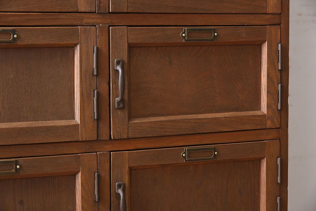 アンティーク家具　和製アンティーク　小ぶりな木製ロッカー