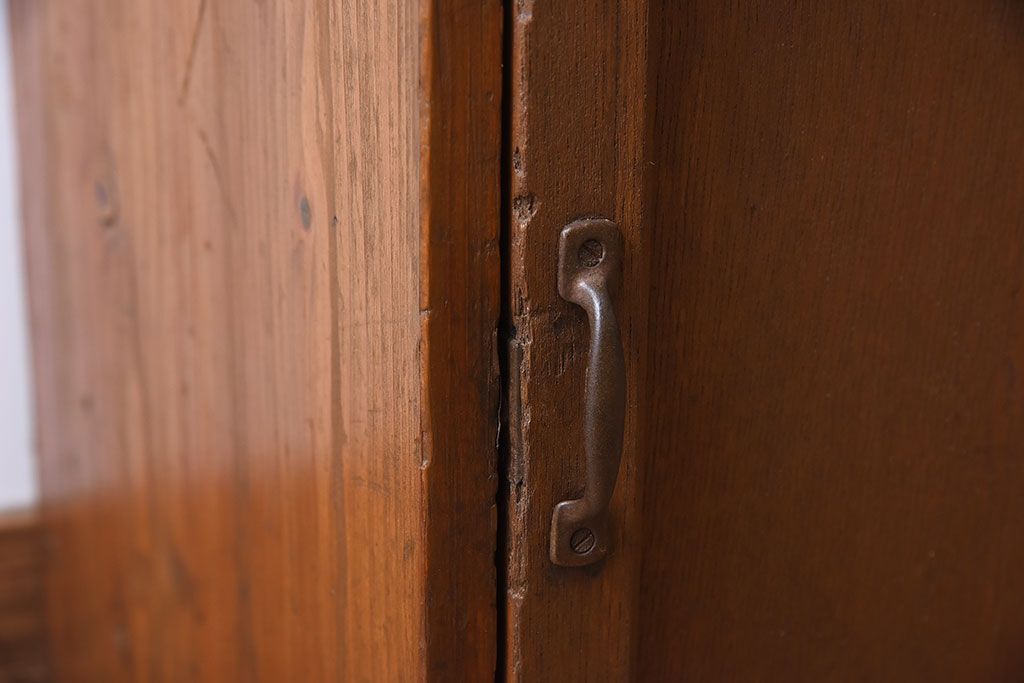 アンティーク家具　和製アンティーク　小ぶりな木製ロッカー