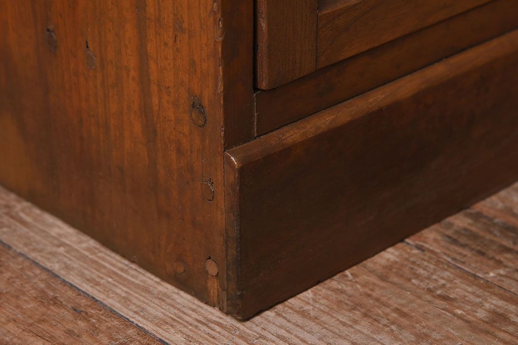 アンティーク家具　和製アンティーク　小ぶりな木製ロッカー