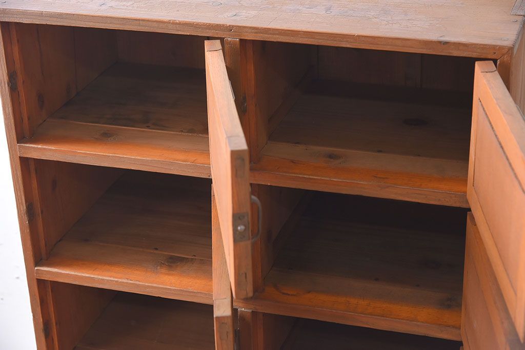 アンティーク家具　和製アンティーク　小ぶりな木製ロッカー