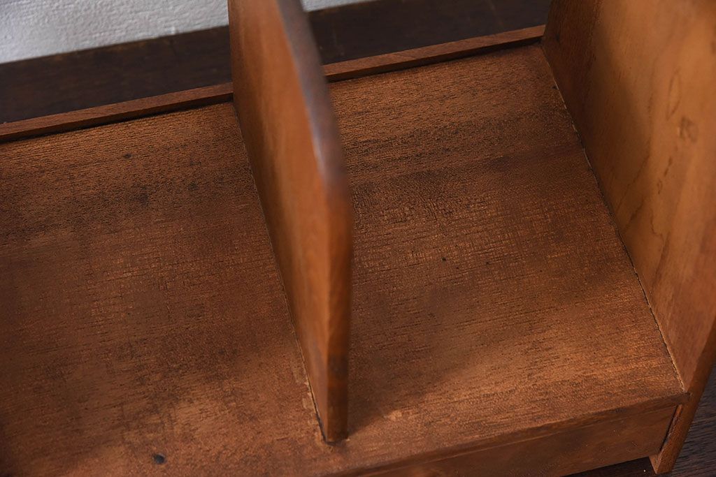 アンティーク雑貨　古い木味のレトロなアンティーク引き出し付き本立て(3)