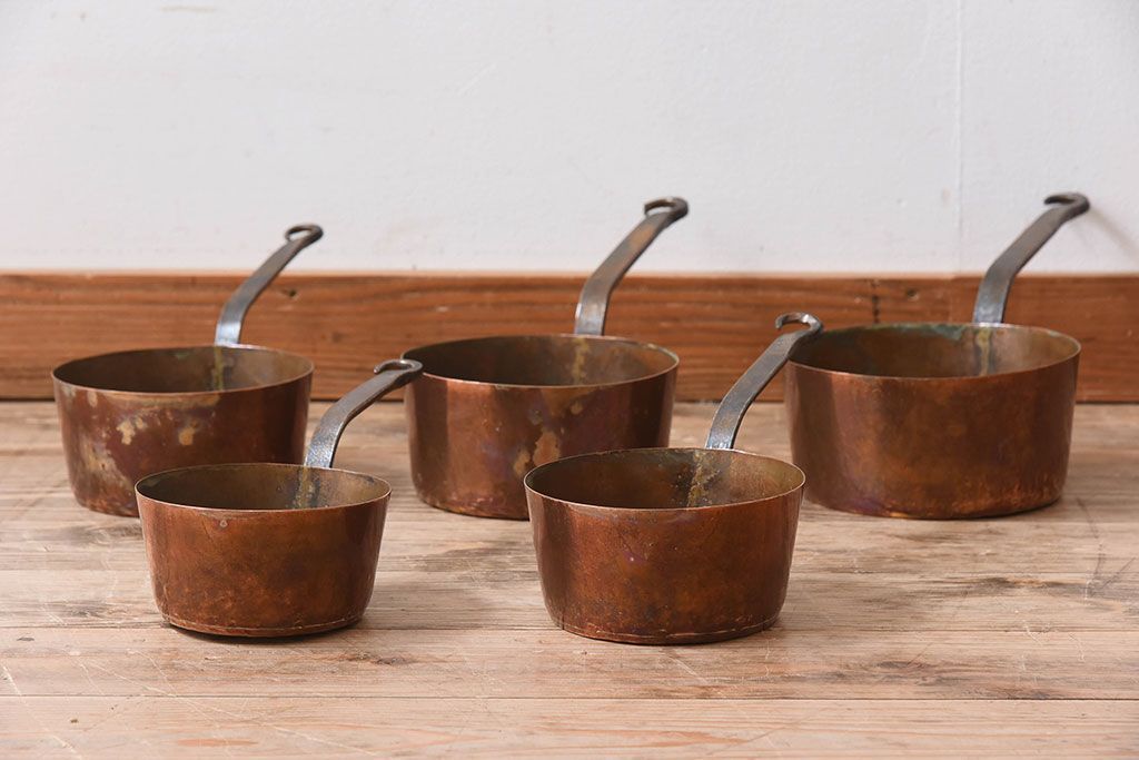 アンティーク雑貨　ヨーロッパビンテージ　銅製　シャビーな片手鍋5つセット