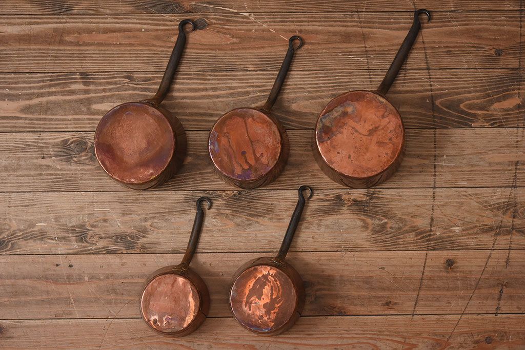 アンティーク雑貨　ヨーロッパビンテージ　銅製　シャビーな片手鍋5つセット