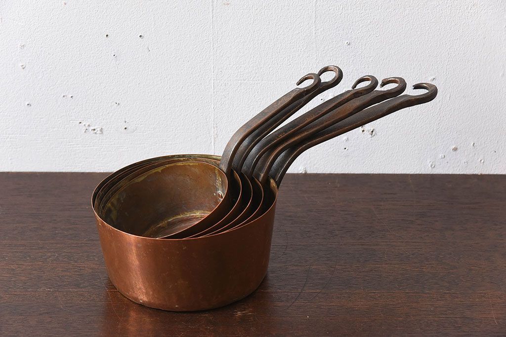 アンティーク雑貨　ヨーロッパビンテージ　銅製　シャビーな片手鍋5つセット