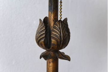 イギリスアンティーク　アイアン製の高級フロアスタンドライト