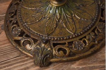 イギリスアンティーク　アイアン製の高級フロアスタンドライト