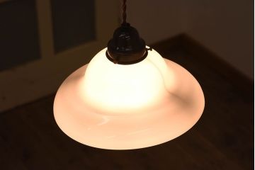 昭和レトロ　白いガラス　古い天井照明(電笠照明)(1)