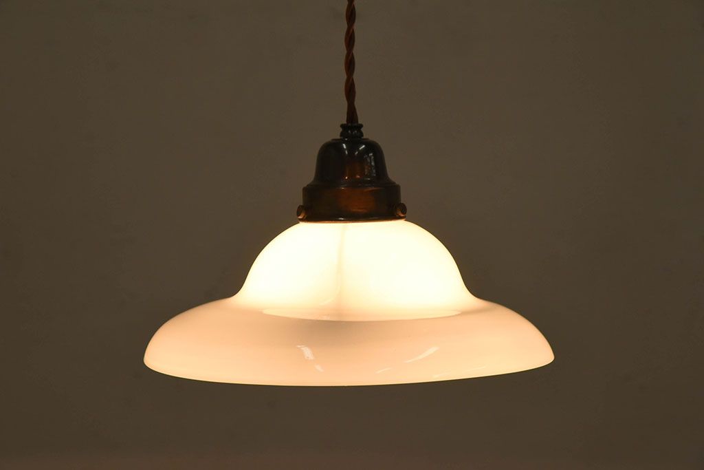 昭和レトロ　白いガラス　古い天井照明(電笠照明)(2)