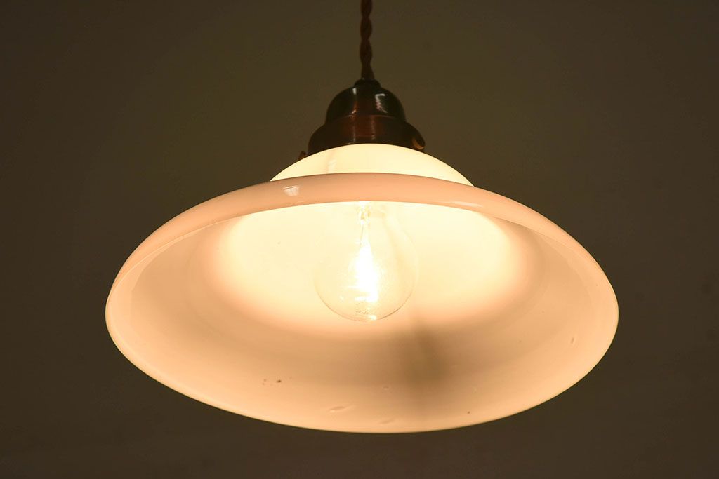 昭和レトロ　白いガラス　古い天井照明(電笠照明)(2)