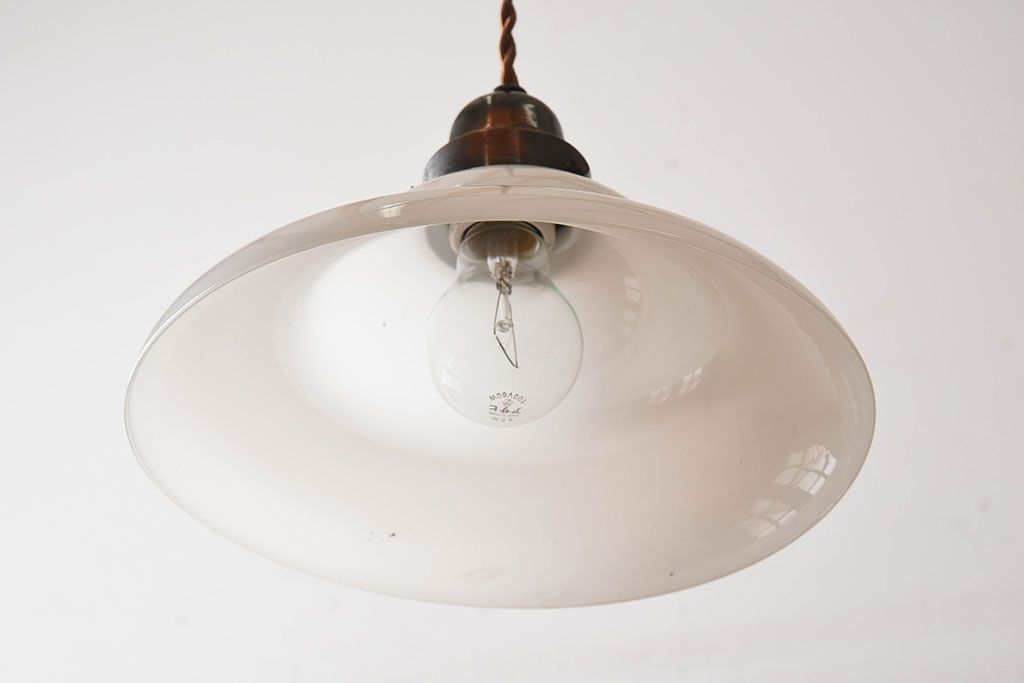 昭和レトロ　白いガラス　古い天井照明(電笠照明)(2)