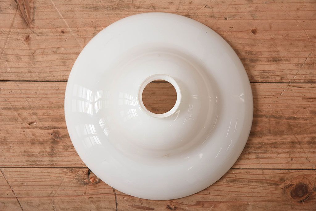 昭和レトロ　白いガラス　古い天井照明(電笠照明)(2)