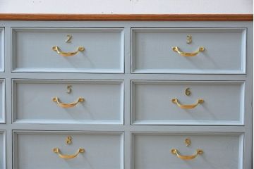 アンティーク家具　水色グレーペイント!おしゃれなローチェスト(ローボード)(2)