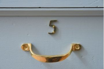 アンティーク家具　水色グレーペイント!おしゃれなローチェスト(ローボード)(2)