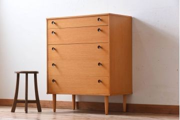 中古　ビンテージ　ベルギー製　脚付きチェスト