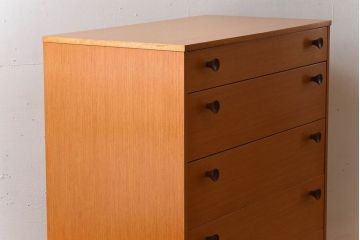 中古　ビンテージ　ベルギー製　脚付きチェスト