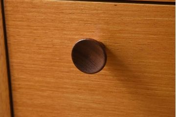 中古　ビンテージ　ベルギー製　脚付きチェスト