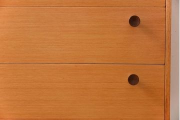 中古　ビンテージ　ベルギー製　脚付きチェスト