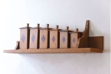 アンティーク雑貨　イギリスアンティーク　飾り棚付き!木製キャ二スター6点セット